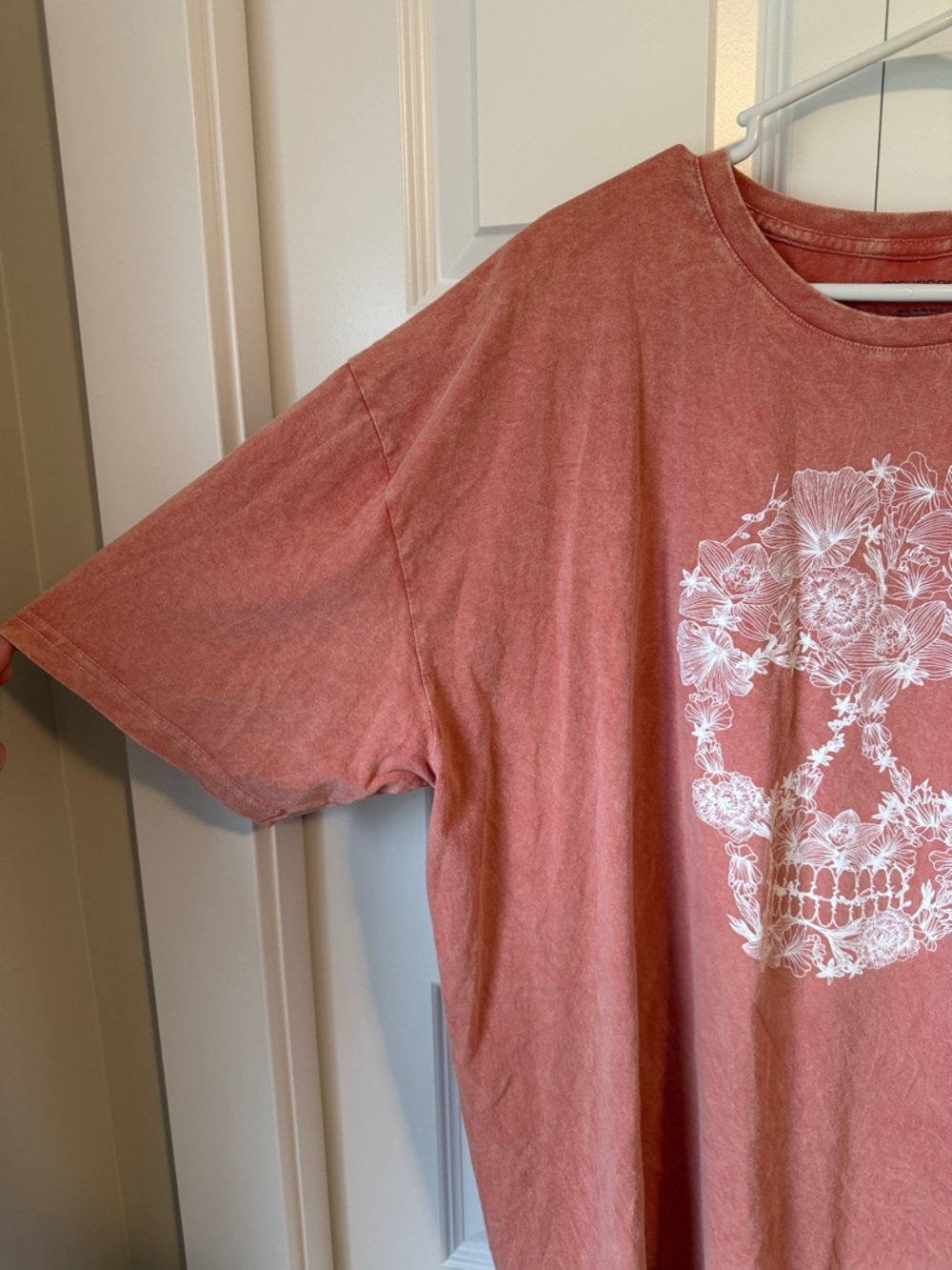 MAURICES // FLOWER SKULL OVERSIZED GRAPHIC TSHIRT - Picture 4 of 5